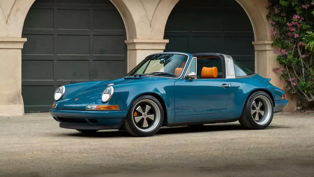 1990 Porsche 911 Targa Reimagined by Singer Sotto Commission