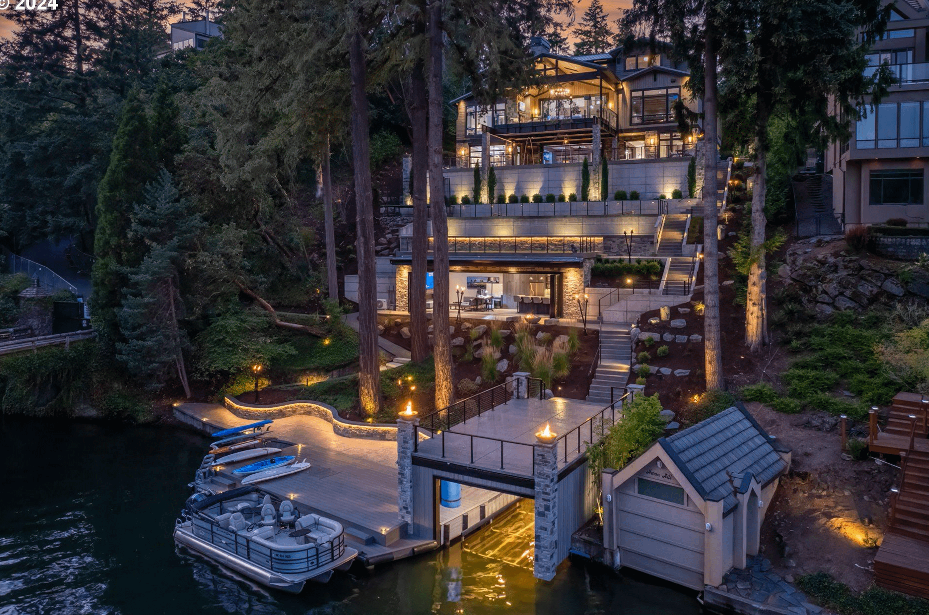 Luxurious Lakefront Home Lists In Oregon For $11 Million