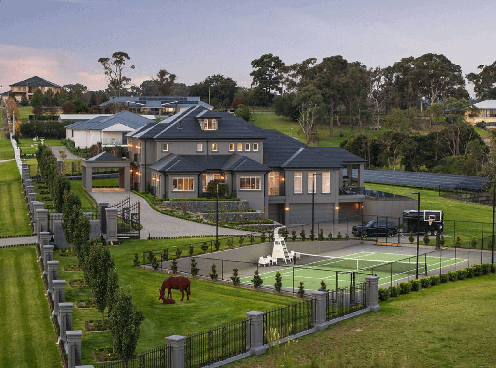 Australia Home With Infinity Pool And 25-Car Garage (PHOTOS)