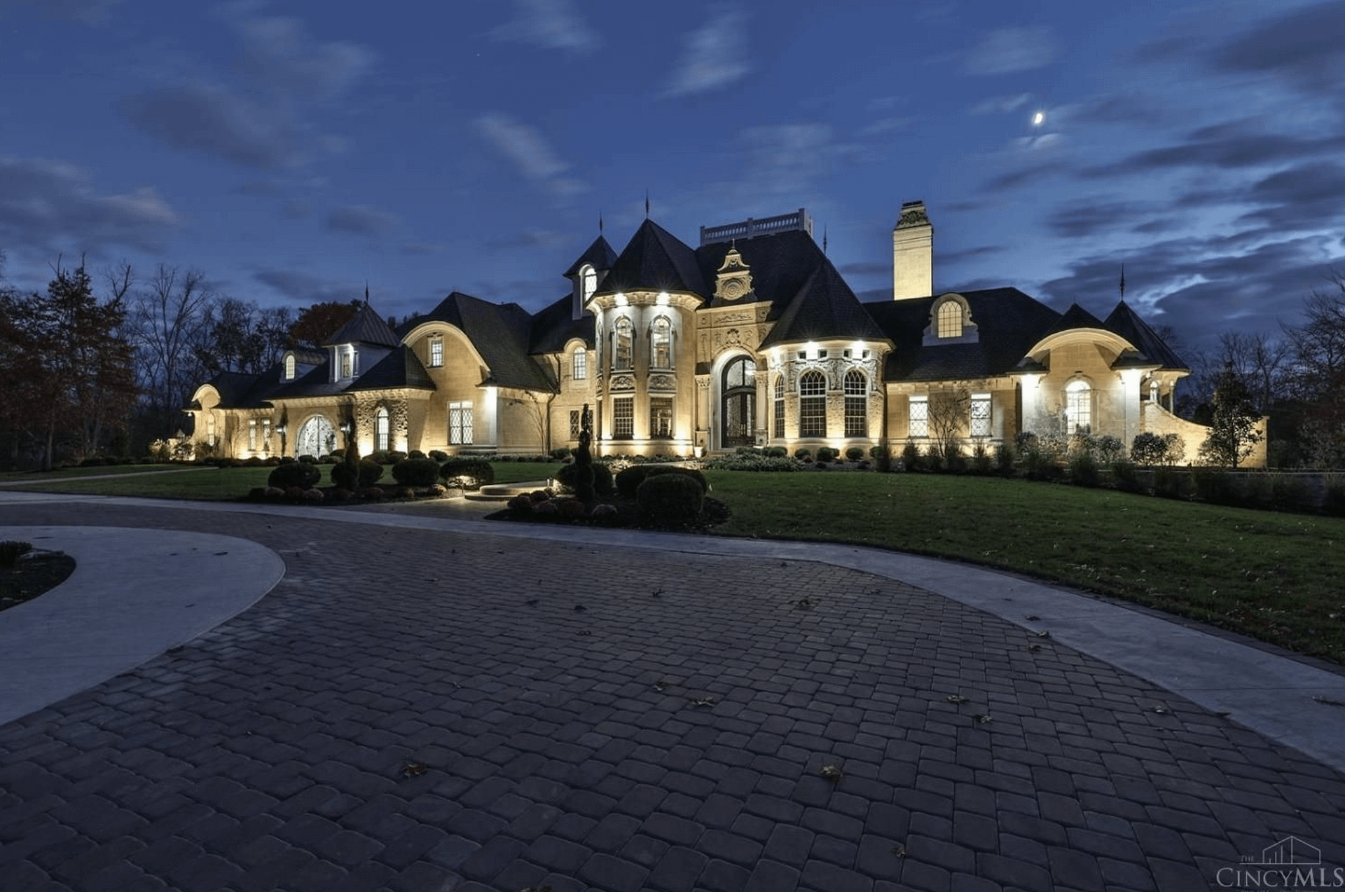 Stone Home On 5+ Acres In Cincinnati, Ohio (PHOTOS)